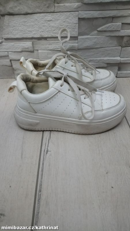 Bílé šněrovací tenisky, vel. 36