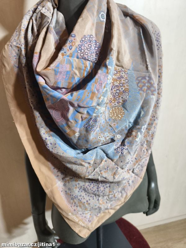 Luxusní značkový šátek Bottega Veneta