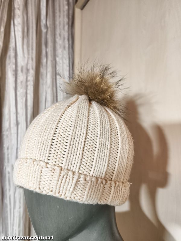 Čepice s pravou kožešinou