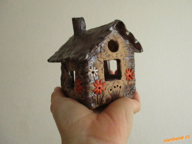 Keramický domeček na čajovou svíčku