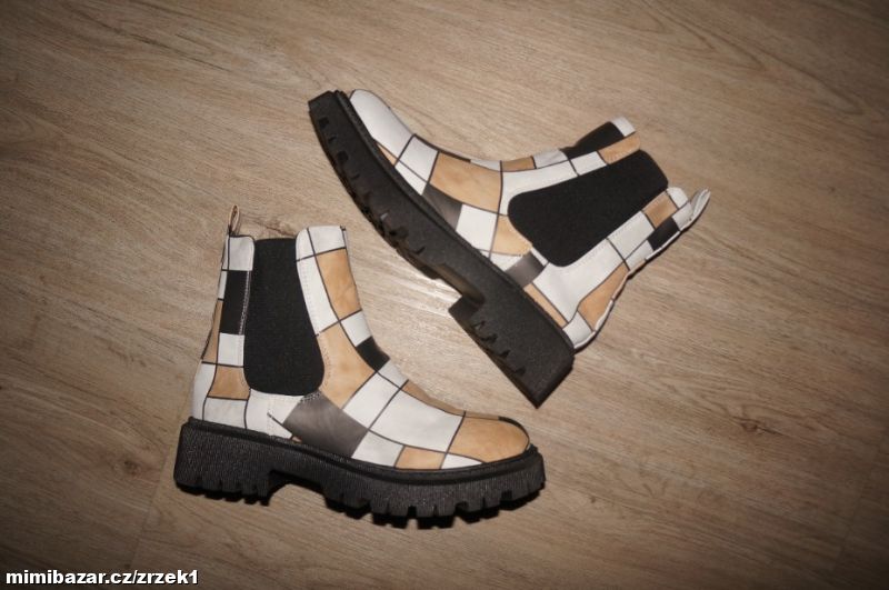Kotníčkové boty vel.40