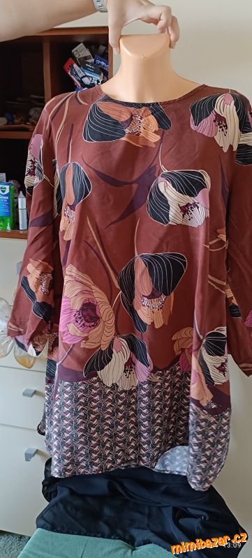 Blůzka halenka vel.48 zdarma k obj. Nad 200 Kč