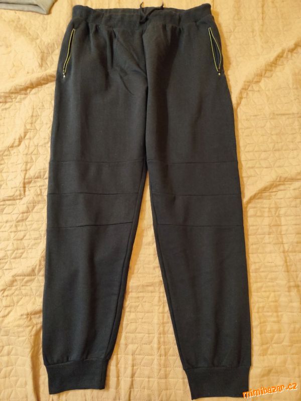 Pánské tepláky v. XL