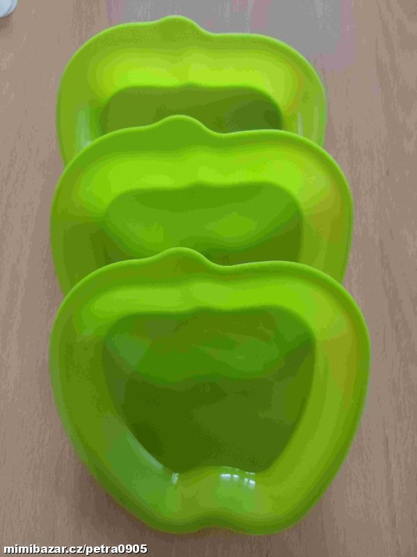 Dětský plastový talířek tvar jablko 3 kusy