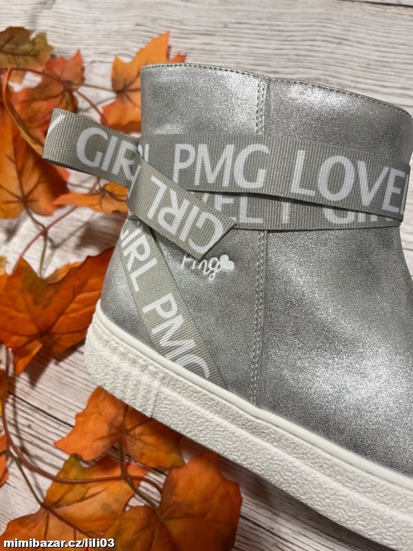 ZDOBENÉ KOTNÍKOVÉ STŘÍBRNÉ BOTY PRIMIGI