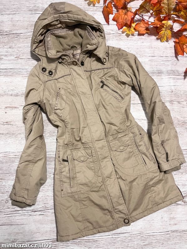 KHAKI/BÉŽOVÝ BAVLNĚNÝ KABÁT/BUNDA STRADIVARIUS