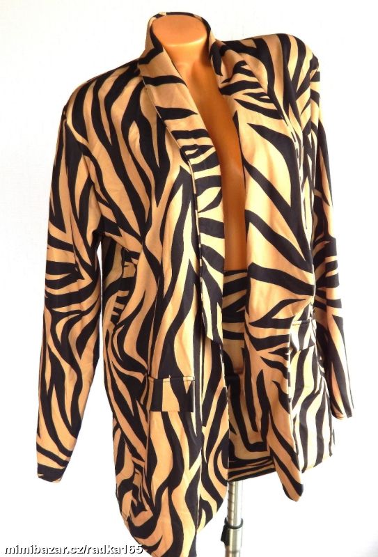 Modní komplet kabátek + sukně vel.44/46