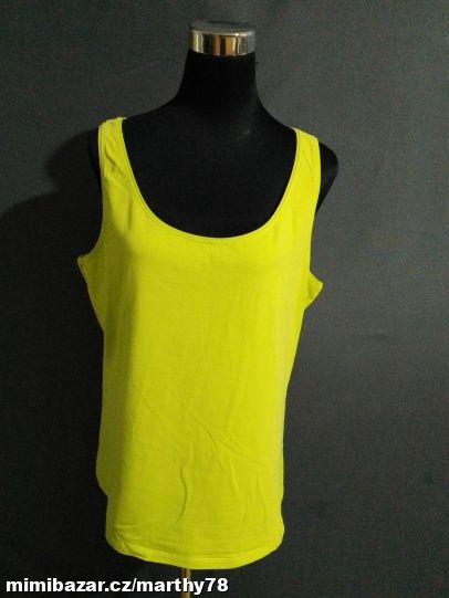 *** KRÁSNÝ DÁMSKÝ TOPÍK BEZ VZORU, VEL.XL ***