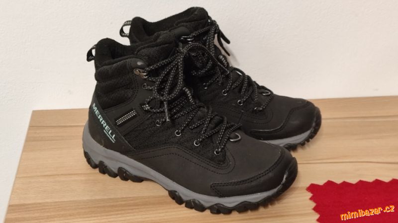 Outdoorové boty Merrell Thermo Akita Mid