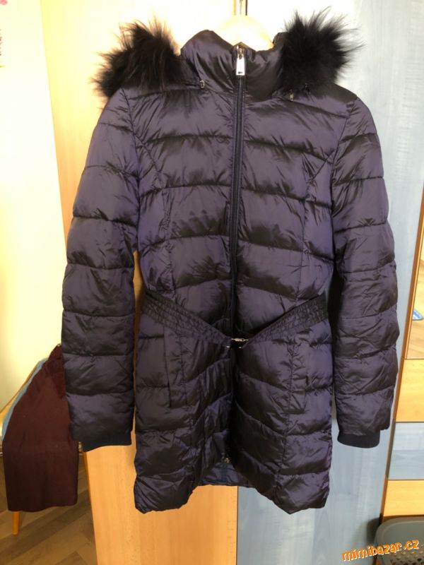 Perovy kabat KARA 38