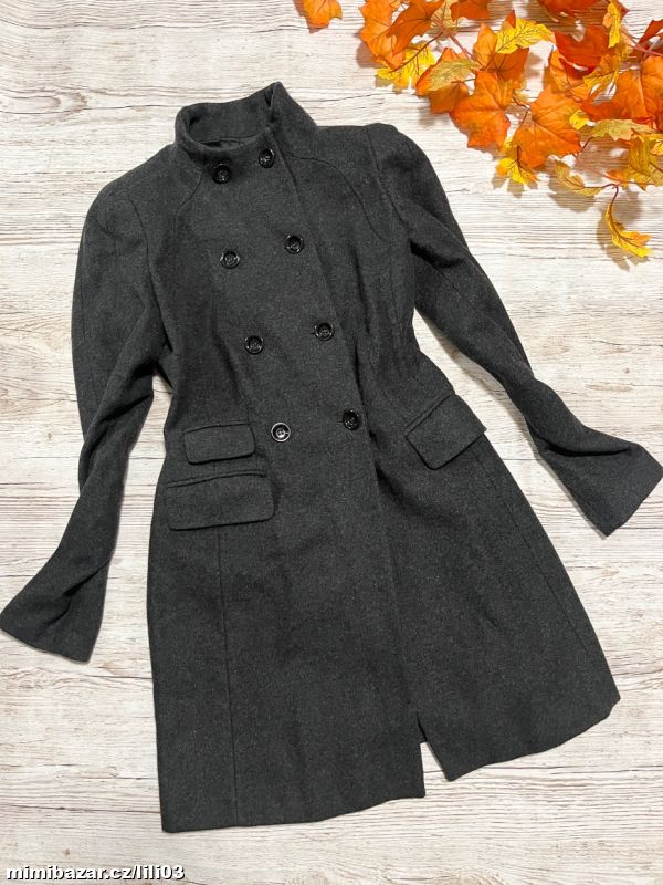 VLNĚNÝ TMAVĚ ŠEDÝ VYPASOVANÝ DLOUHÝ KABÁT ZARA