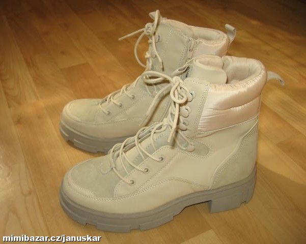 Zimní dámské kotníkové boty C&A