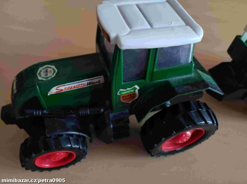 Traktor s vlečkou plast 41 cm