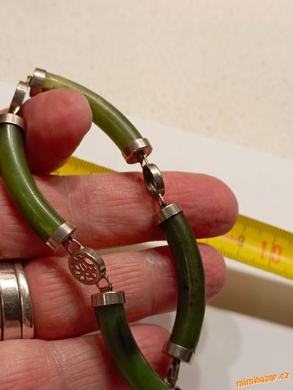 Starý jadeitový náramek