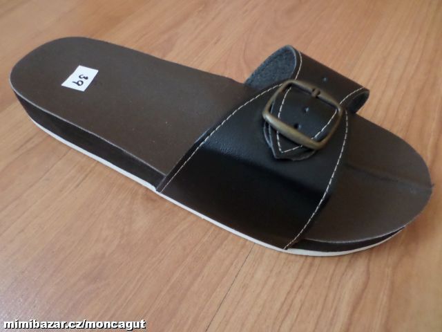 Zdravotní pantofle bývalá SNAHA Jaroměř