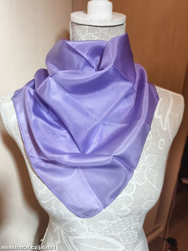 Hedvábný šátek malý krásná barva