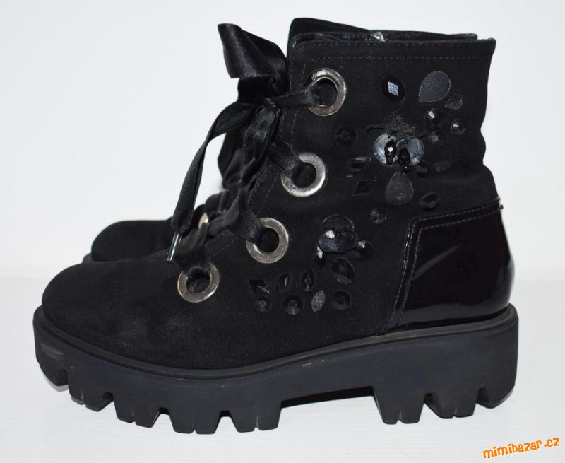 Dámské / dívčí kožené kotníkové boty, vel. 37