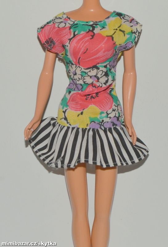  + + + OBLEČENÍ PRO PANENKU BARBIE + + + 