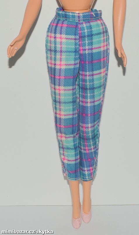  + + + OBLEČENÍ PRO PANENKU BARBIE + + + 