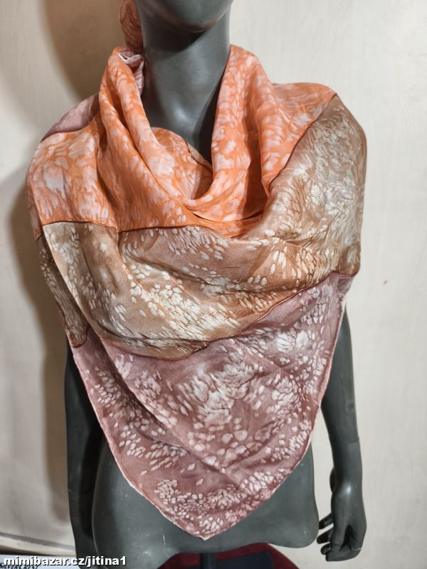 Hedvábný šátek batika