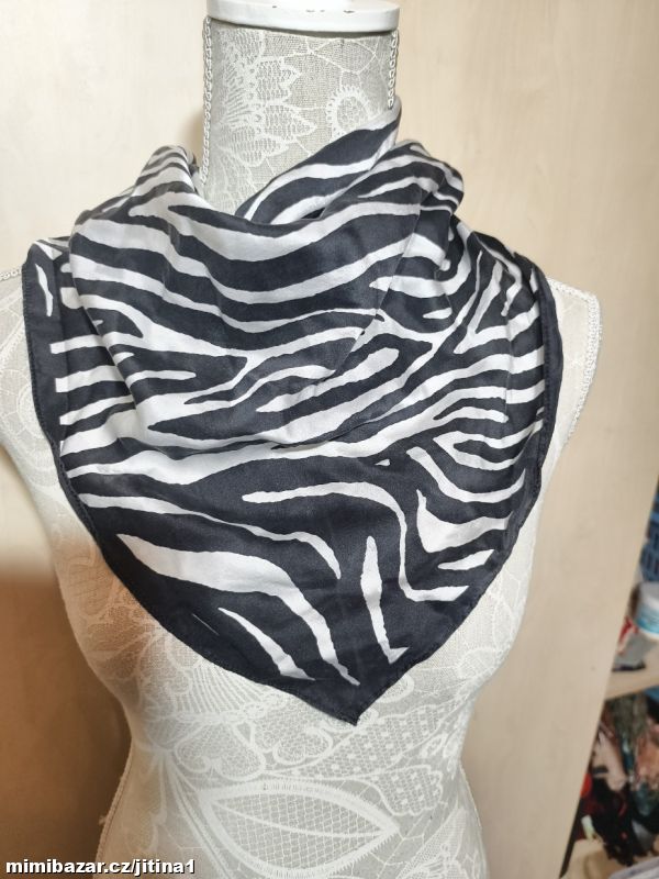 Hedvábný šátek malý