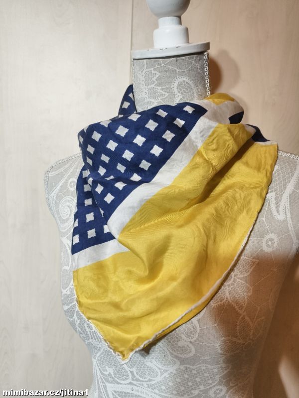 Malý hedvábný šátek