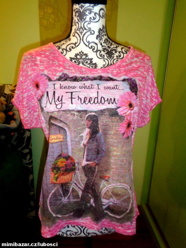 Super pohodlné tričko s aplikací