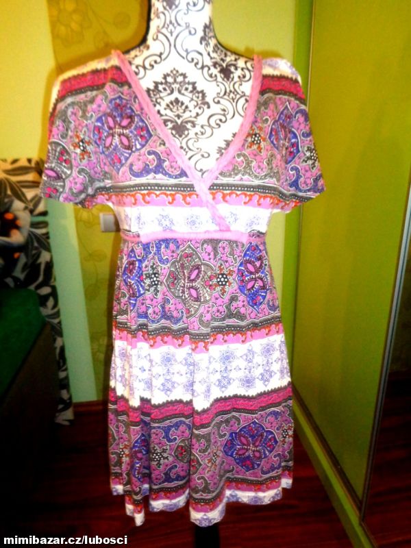 Krásná bavlněná tunika nebo minišaty