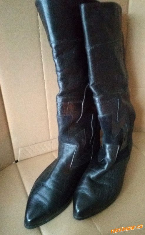 Černé. kožené, retro kozačky zn. Svit č. 41