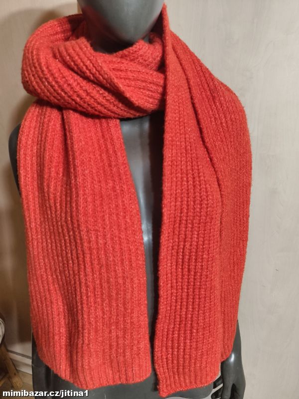 Teplá zimní šála