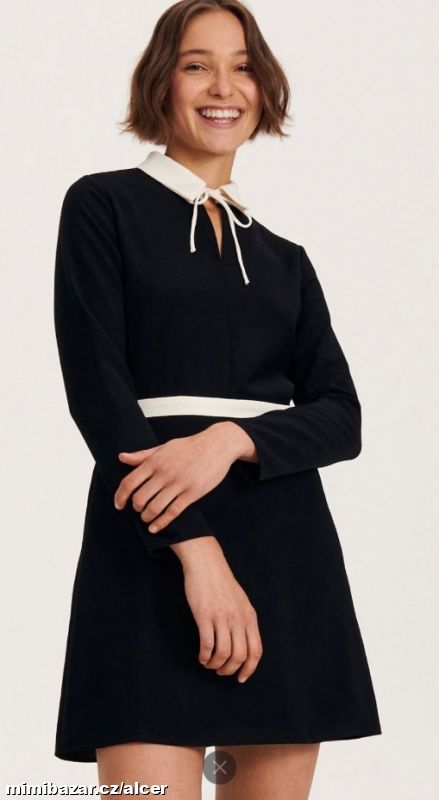 Krásné pouzdrové šaty styl retro