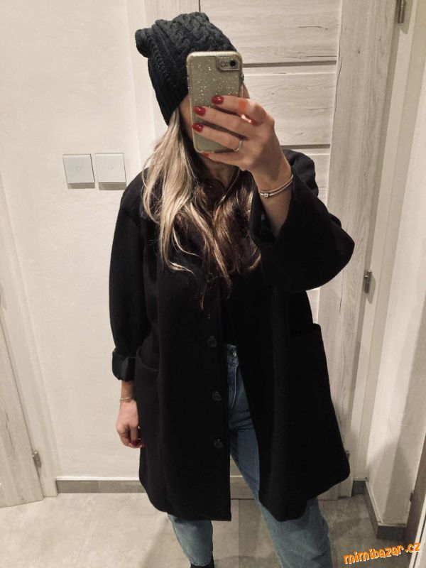 Dámský černý flaušový kabát Butik