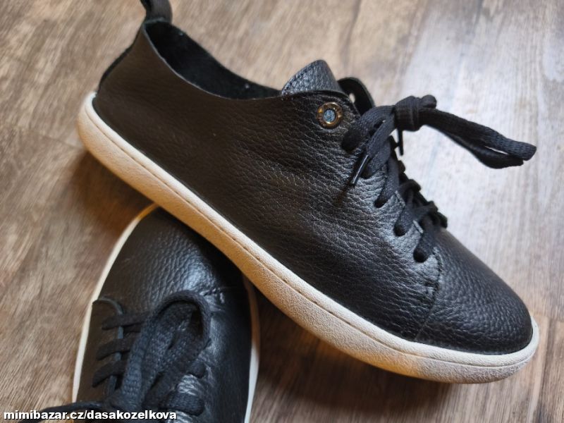 Celokožené tenisky NINE WEST v.39