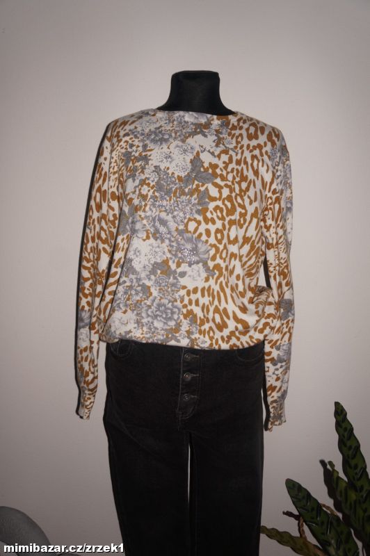 Dokonalý příjemný svetrr vel.L