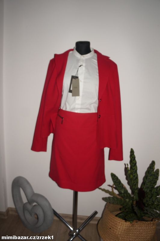 COMMA nádherný kostým vel. L