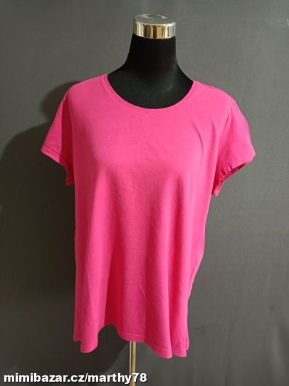 *** KRÁSNÉ DÁMSKÉ TRIKO BEZ VZORU, VEL.48 ***