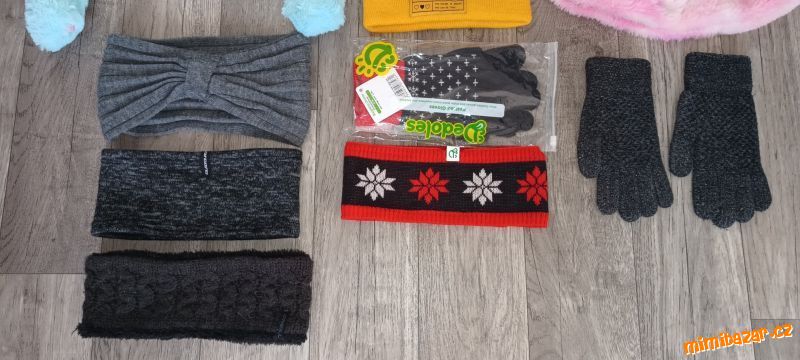 Čepice, rukavice, čelenka - zimní