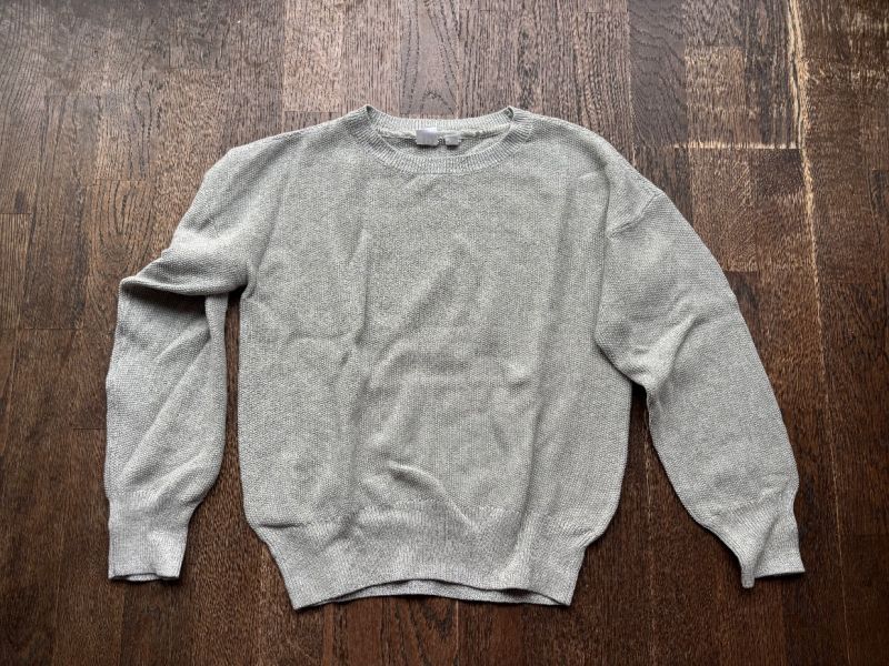 Stříbrný svetřík Gap