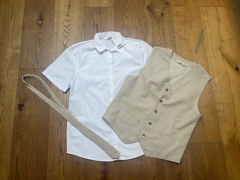 Krásný sváteční komplet košile + vesta + kravata