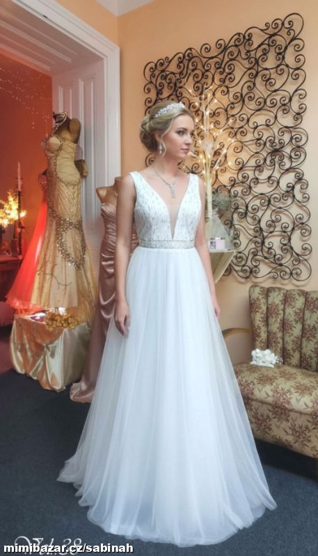 PĚKNÉ SVATEBNÍ ŠATY VHODNÉ NA POLONÉZU