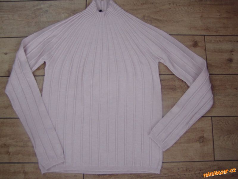 Růžový svetr se stojáčkem MANGO