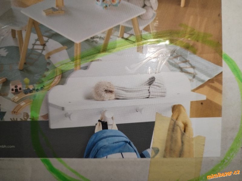 Věšák na věci dětský