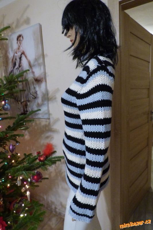 Dámský svetr vel. L