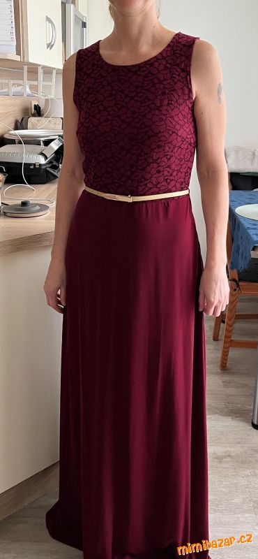 Dlouhé plesové šaty