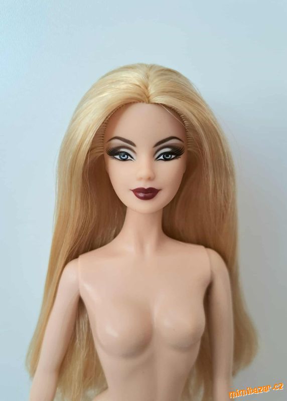 Na prodej sberatelska Barbie Yellow corvette