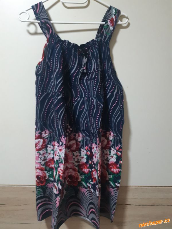 Krátké šaty vel M/L