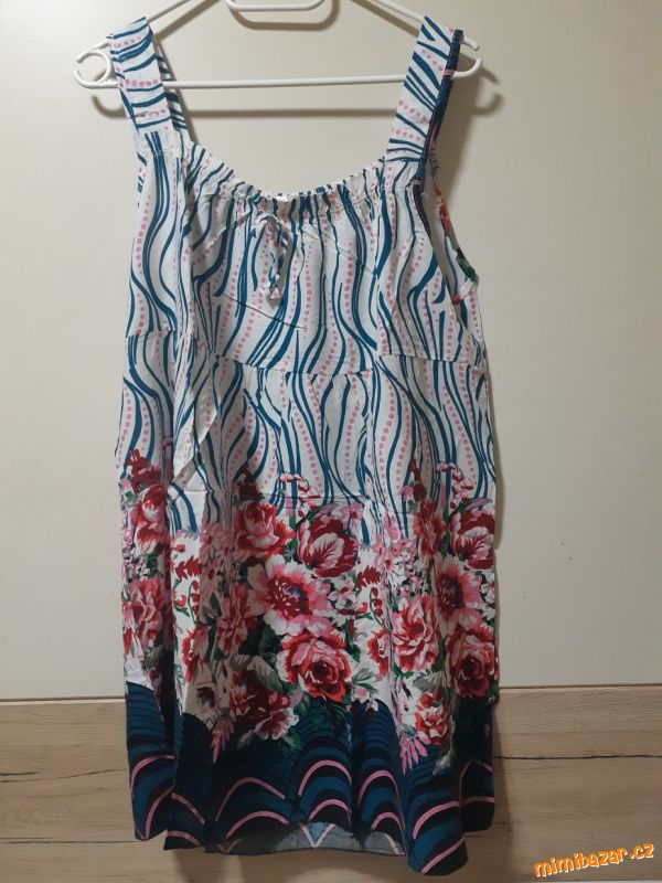 Krátké šaty vel M/L