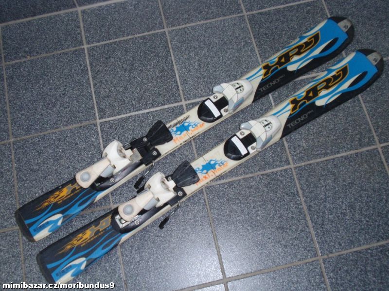 NASERVISOVANÉ 90 CM LYŽE CARVY TECNO XRJ