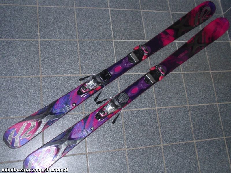 NASERVISOVANÉ DÁMSKÉ 153 CM LYŽE CARVY K2 SUPERFRE