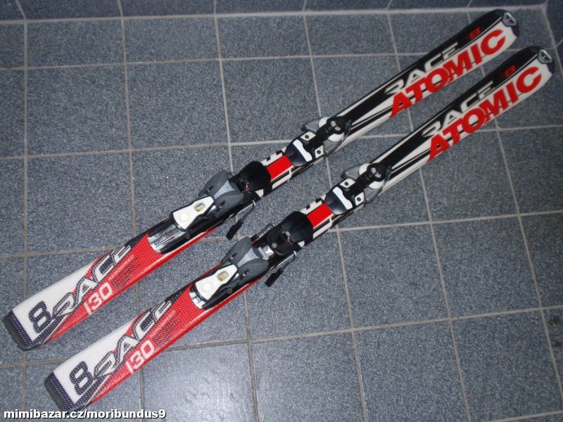 NASERVISOVANÉ 130 CM LYŽE CARVY ATOMIC RACE 8